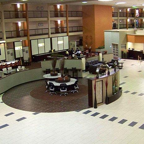 Clarion & Conference Center Airport 3*