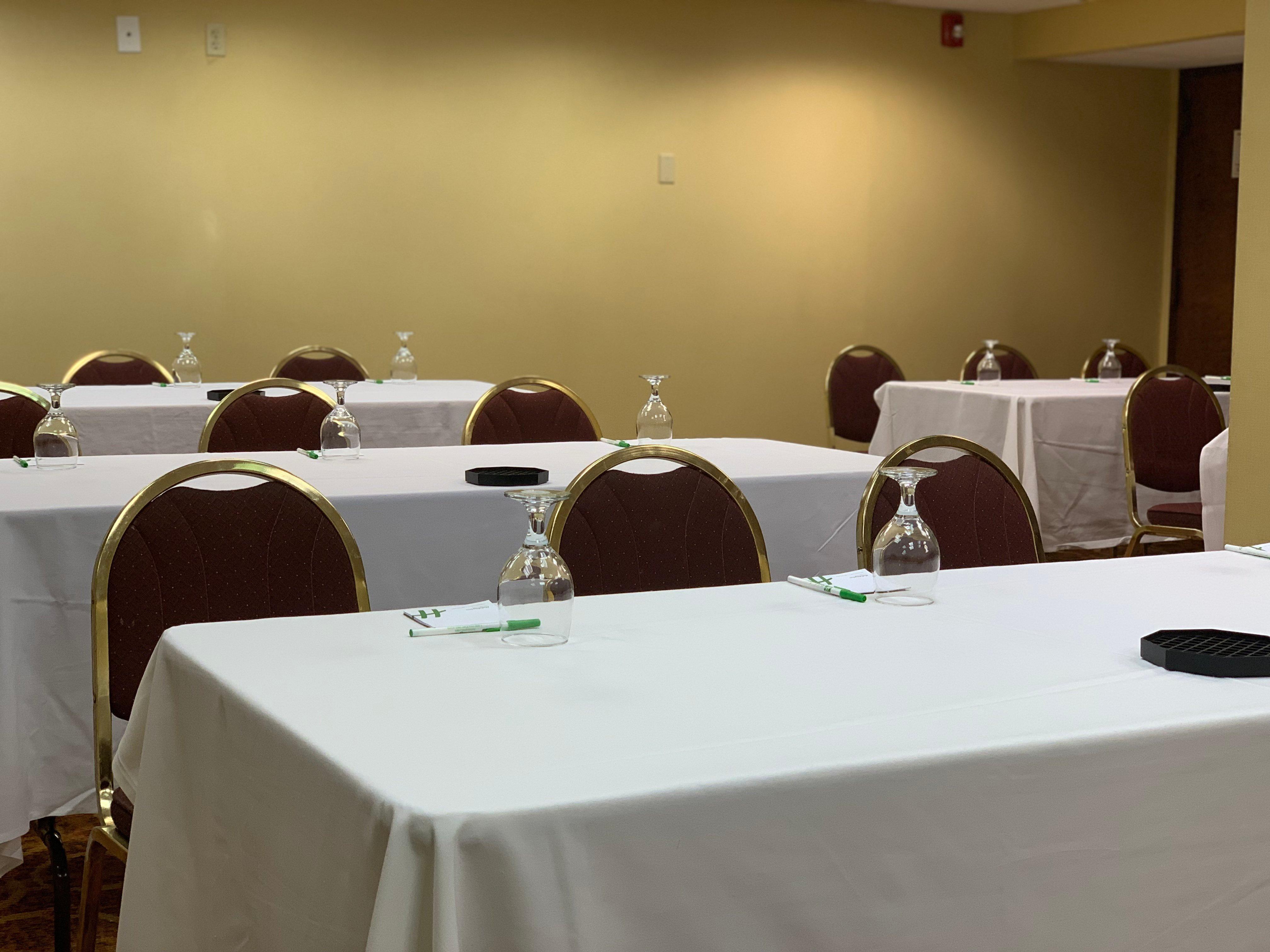 Hotel Clarion & Conference Center Airport