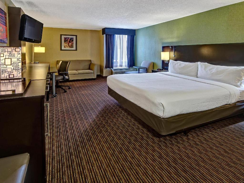Hotel Clarion & Conference Center Airport