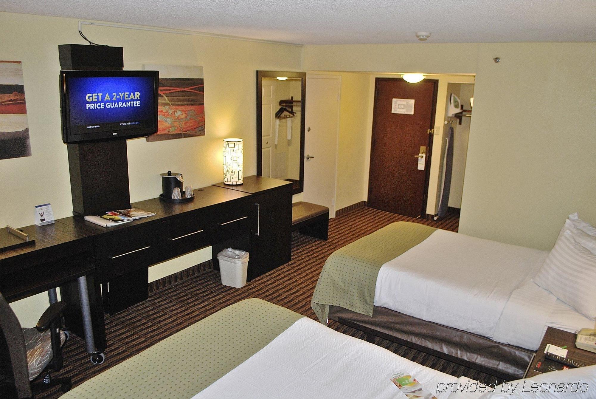 Hotel Clarion & Conference Center Airport